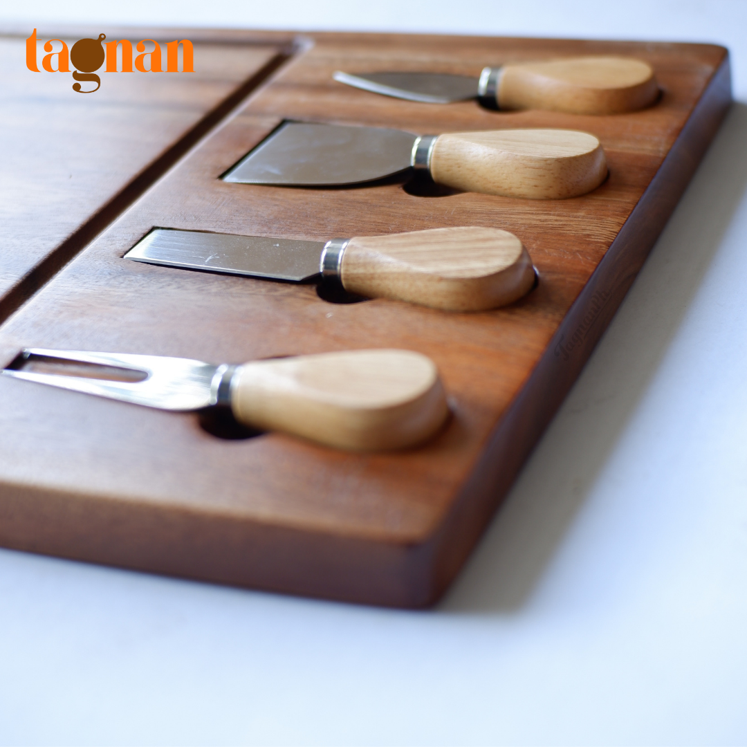 Charcuterie Board / Cheeseboard Set (with 4pcs Cheese knives) made from Acacia Wood