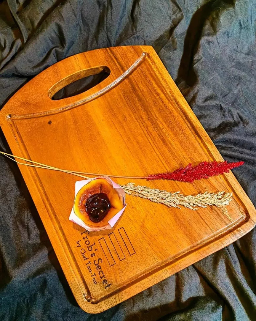 Big boards with Personalized Engraving made from Acacia Wood